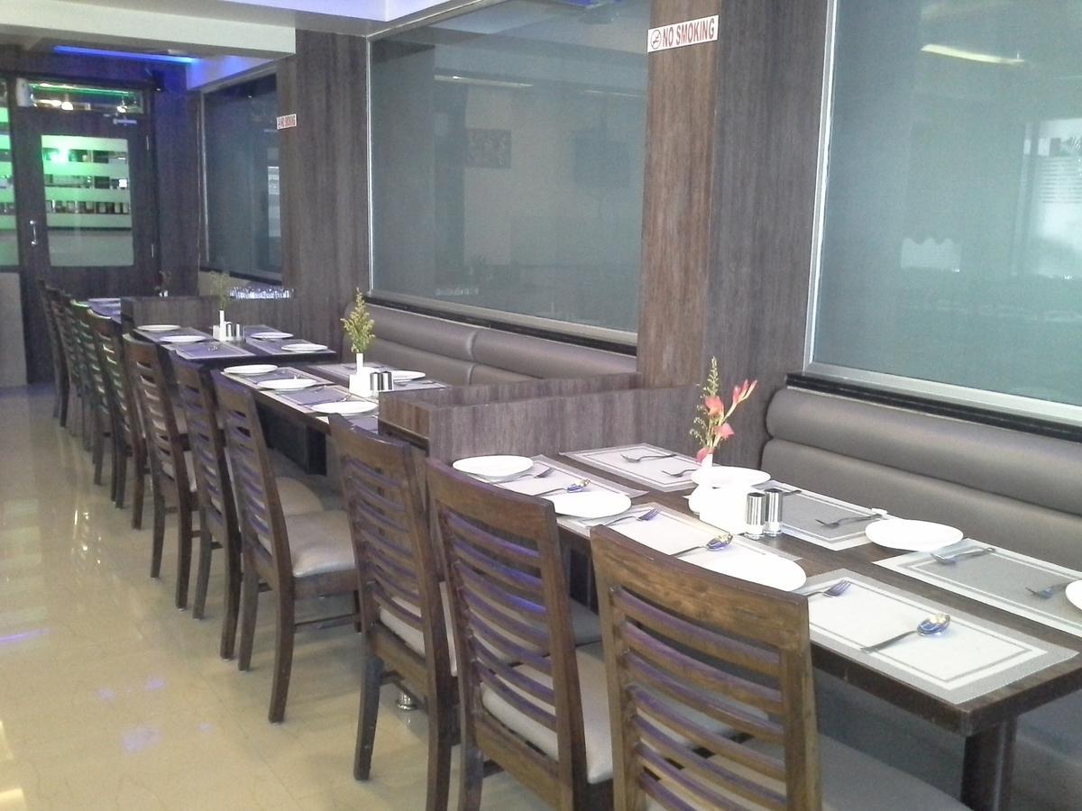 Hotel Galaxy Vaibhav Vasai Exterior foto